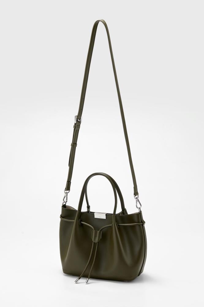 شنط كتف كبيره