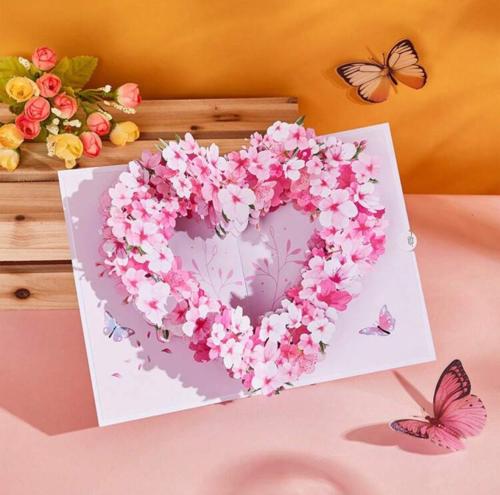 بطاقة اهداء 3D - ورد على شكل قلب
