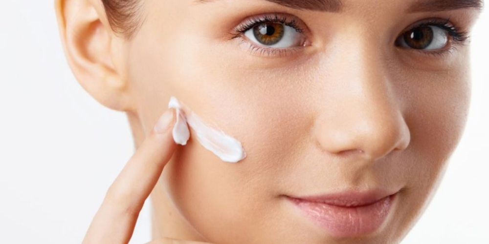 طرق ترطيب البشرة الجافة