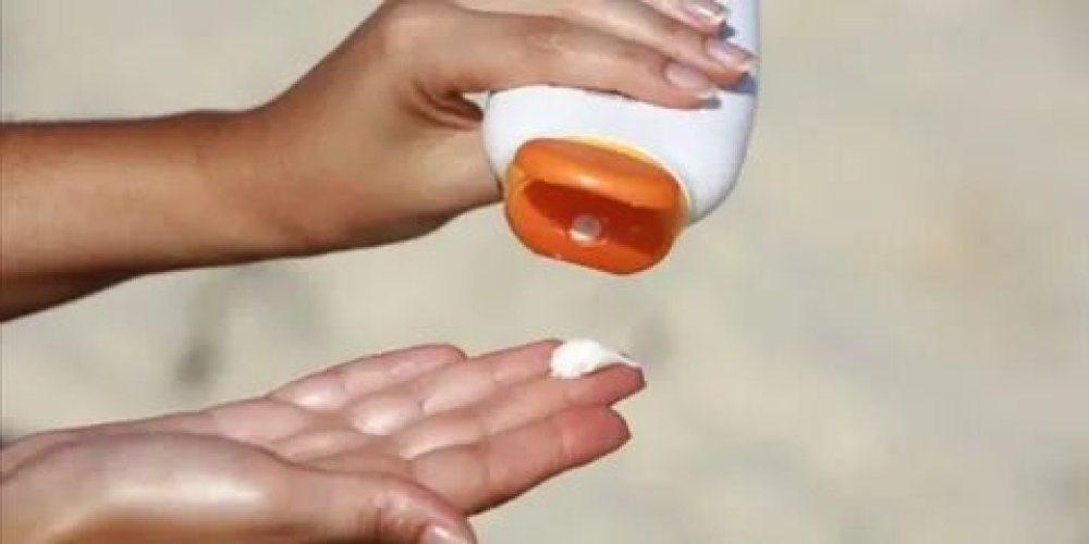 كيف تختارين واقي الشمس المناسب لبشرتك