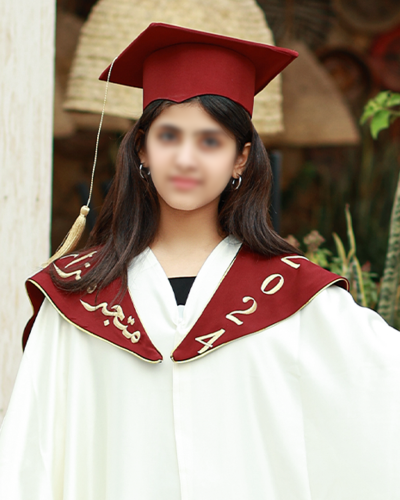 وشاح تخرج مع قبعة بتصاميم أنيقة