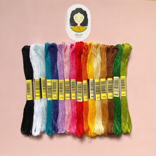 مجموعة خيوط تطريز ملونة