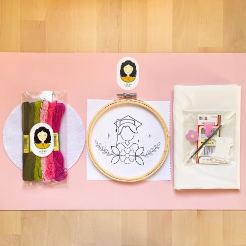 عدة تطريز التخرج ‍