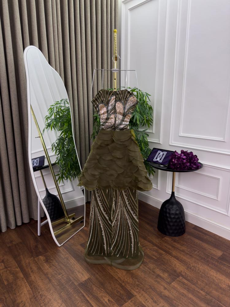 فستان الملكه كابلي