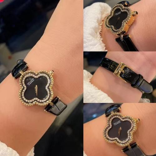 ساعات نسائيه