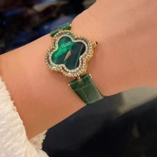 ساعات نسائيه فان كليف