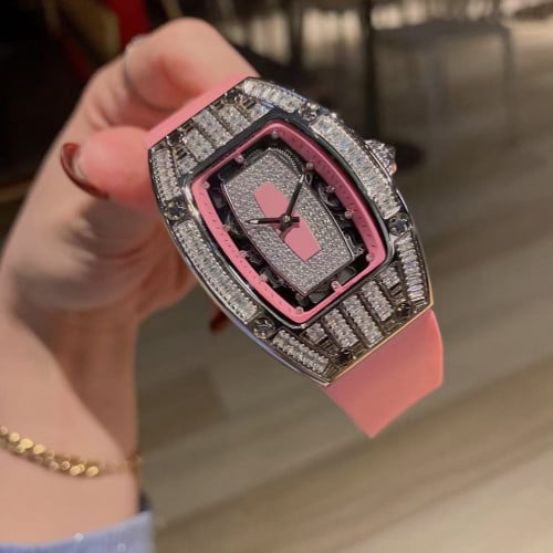 ساعة ريتشارد ميل نسائيه