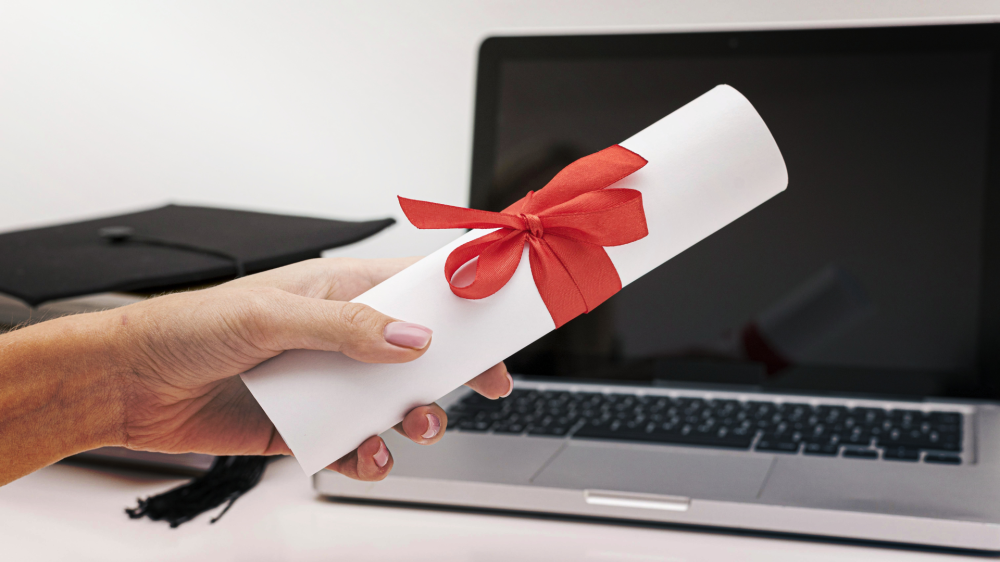 دليلك الشامل إلى التدريب بعد التخرج: البداية نحو مستقبل مهني ناجح