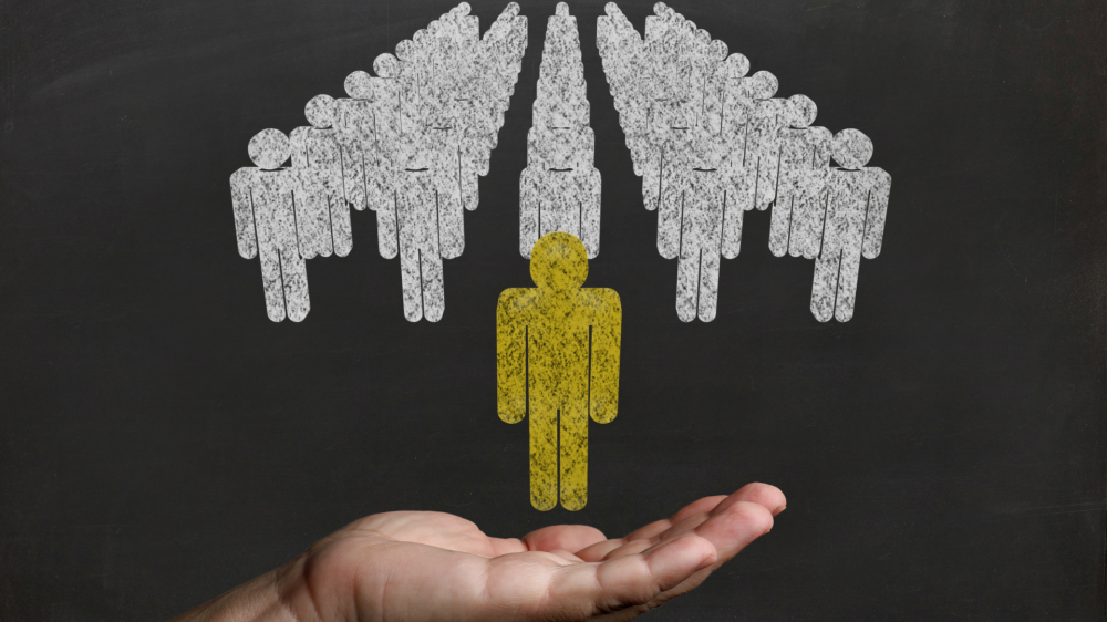 كيف تصنع المؤسسات ميزة تنافسية مستدامة في بيئة أعمال متغيرة؟