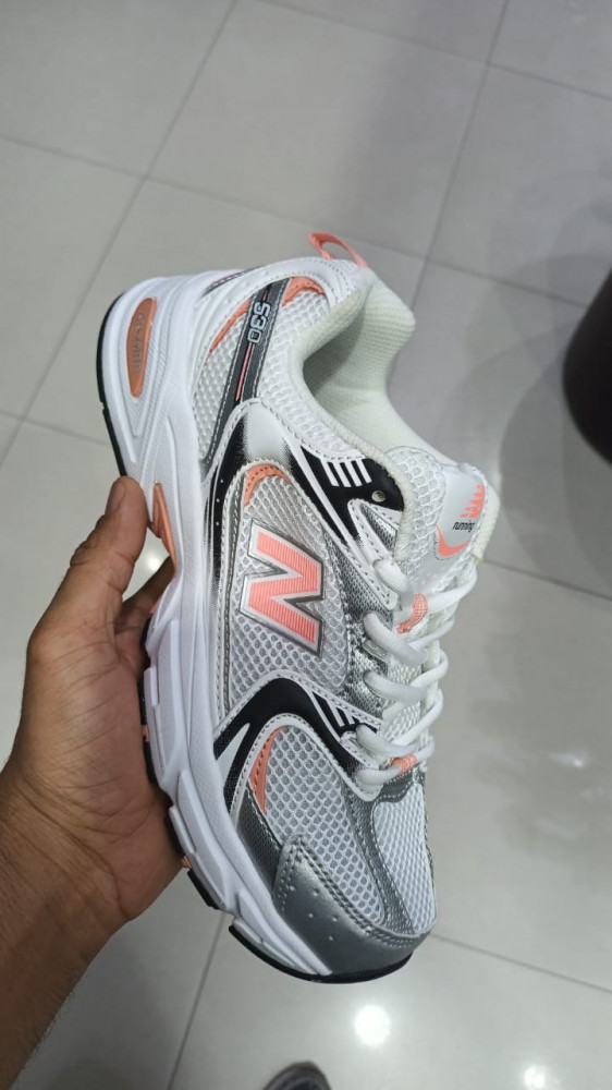 New Balance 530