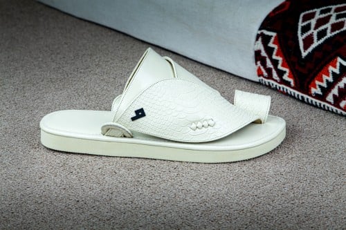 جلد ثعبان ابيض (يفضل طلب مقاس اكبر)