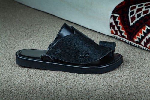 جلد الخيل أسود (يفضل طلب مقاس اكبر)