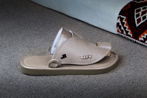 جلد  سحلية بيج (يفضل طلب مقاس اكبر)