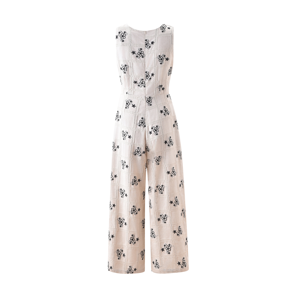 Off-white jumpsuit with floral embroidery SIZE:(M)