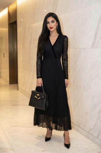 Black lace dress with long sleeves and a wrap cut with elegant pleats SIZE:(XXL)