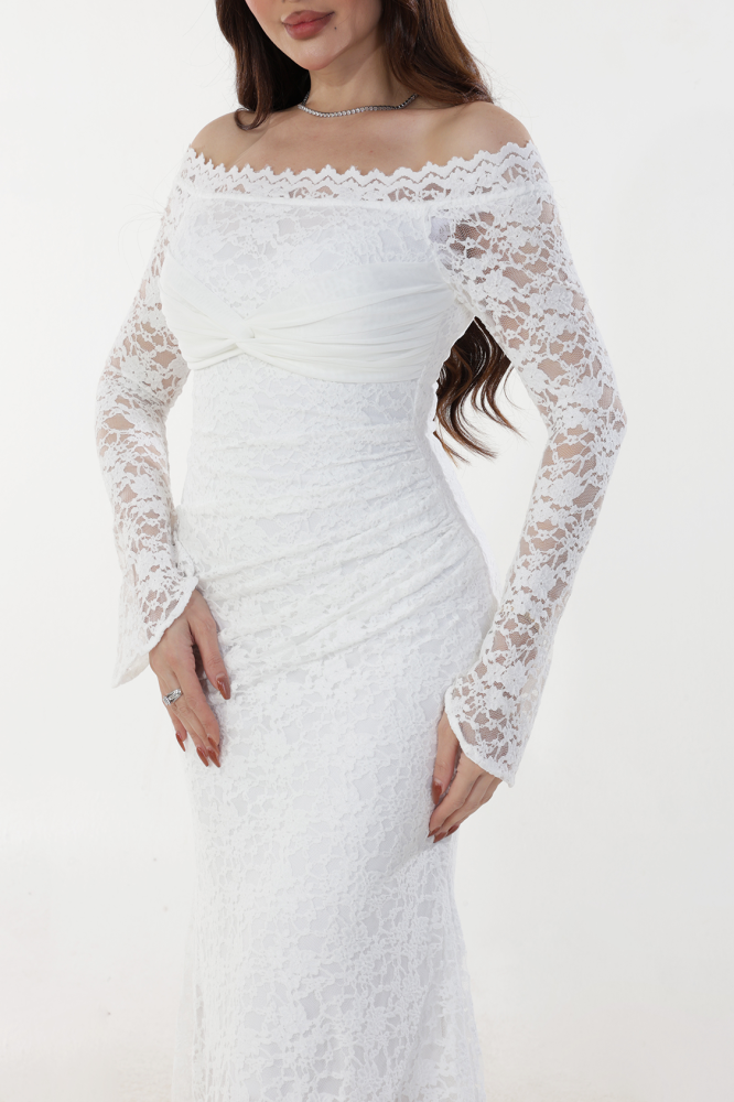 An elegant white lace dress SIZE:(M)