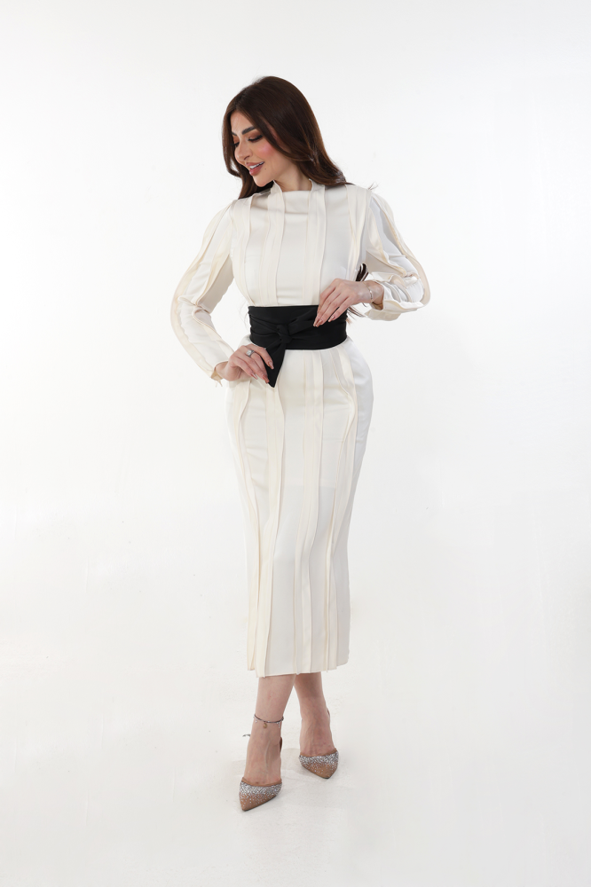 elegant off-white midi dress SIZE:(L)