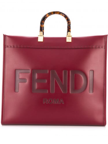 شنطة من فندي