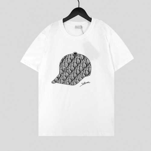 تيشيرت ديور بتصميم انيق وتطريز فاخر بجودة عالية