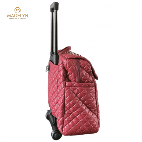 شنطة سفر من CHANEL - Red Light