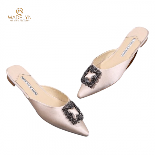 كعب مانولو بلانيك