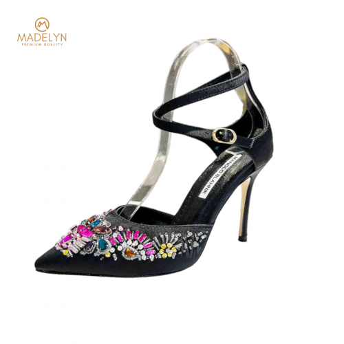 كعب مانولو Manolo Blahnik