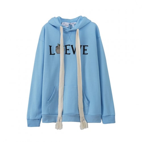 هودي من لويفي مطرز بشعار الماركة