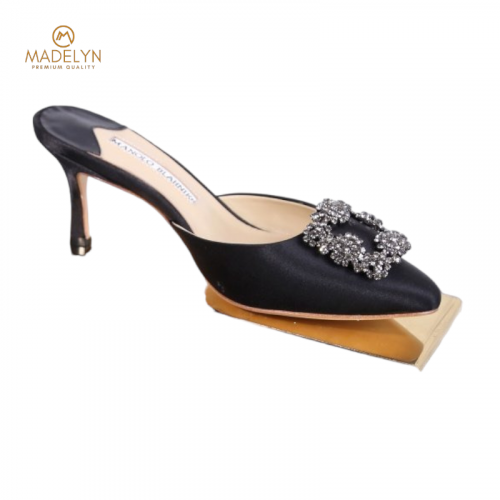 كعب مانولو بلانيك