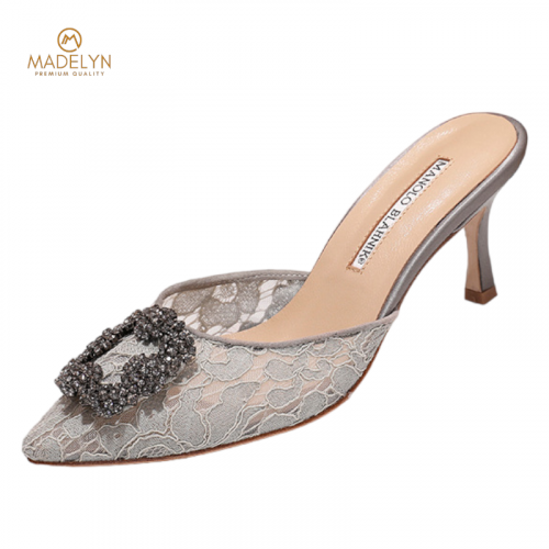 كعب مانولو بلانيك