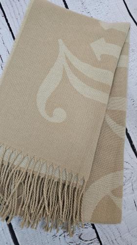 شال ماركة جوسي كوتور