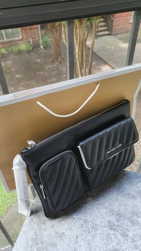 باوتش ماركة مايكل كورس