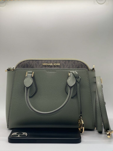 شنطة ماركة مايكل كورس