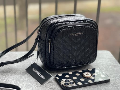 شنطة ماركة كارل ليقارفيلد