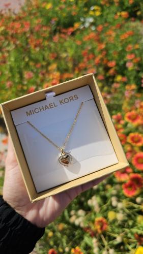 سلسال ماركة مايكل كورس