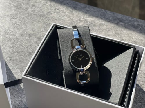 ساعة ماركة DKNY