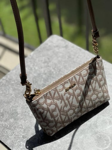 كروس ماركة كالفن كلاين