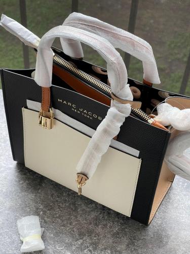 شنطة ماركة مارك جيكوبس