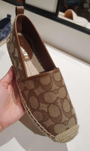 جزمة ماركة كوتش