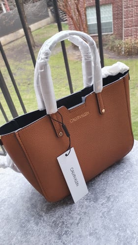 شنطة ماركة كالفن كلاين