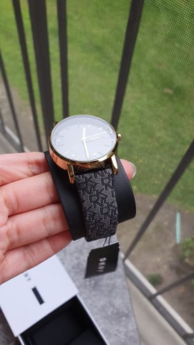 ساعة ماركة DKNY