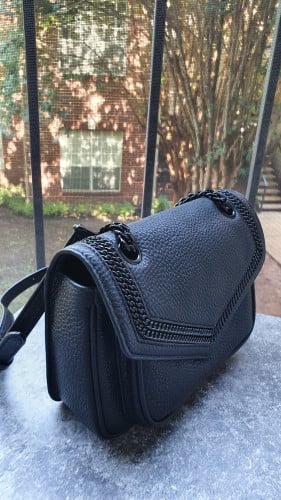 شنطة ماركة DKNY