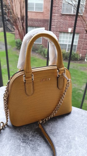 شنطة ميني ماركة DKNY