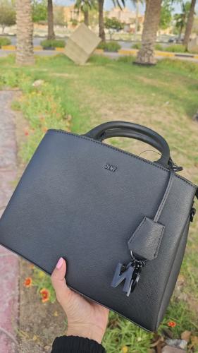 شنطة ماركة DKNY