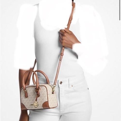 شنطة ماركة مايكل كورس