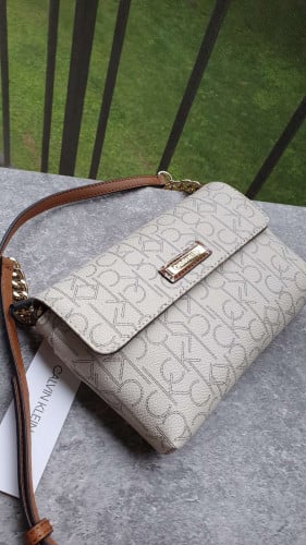 شنطة ماركة كالفن كلاين