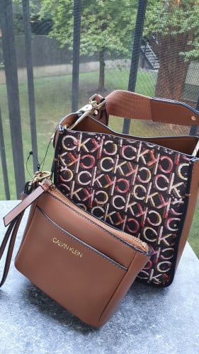 شنطة ماركة كالفن كلاين
