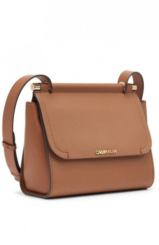 شنطة ماركة كالفن كلاين