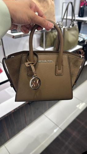 شنطة ماركة مايكل كورس