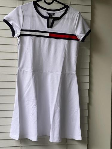 فستان ماركة تومي هيلفيقر