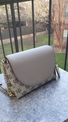 شنطة ماركة DKNY